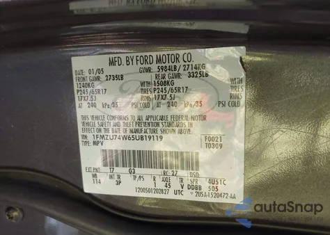2005 Ford Explorer Eddie Bauer z USA, uszkodzony, nr VIN 1FMZU74W65UB19119